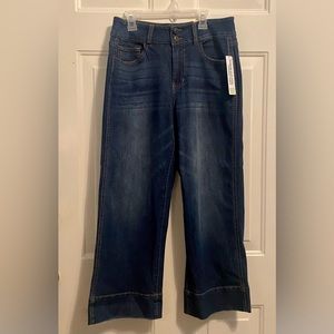 NWT Ladies Time and True Wide Leg Crop Jeans, Size 8